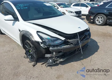 2021 Tesla Model 3 Long Range Dual Motor All-Wheel Drive z USA, uszkodzony, nr VIN 5YJ3E1EB9MF852840